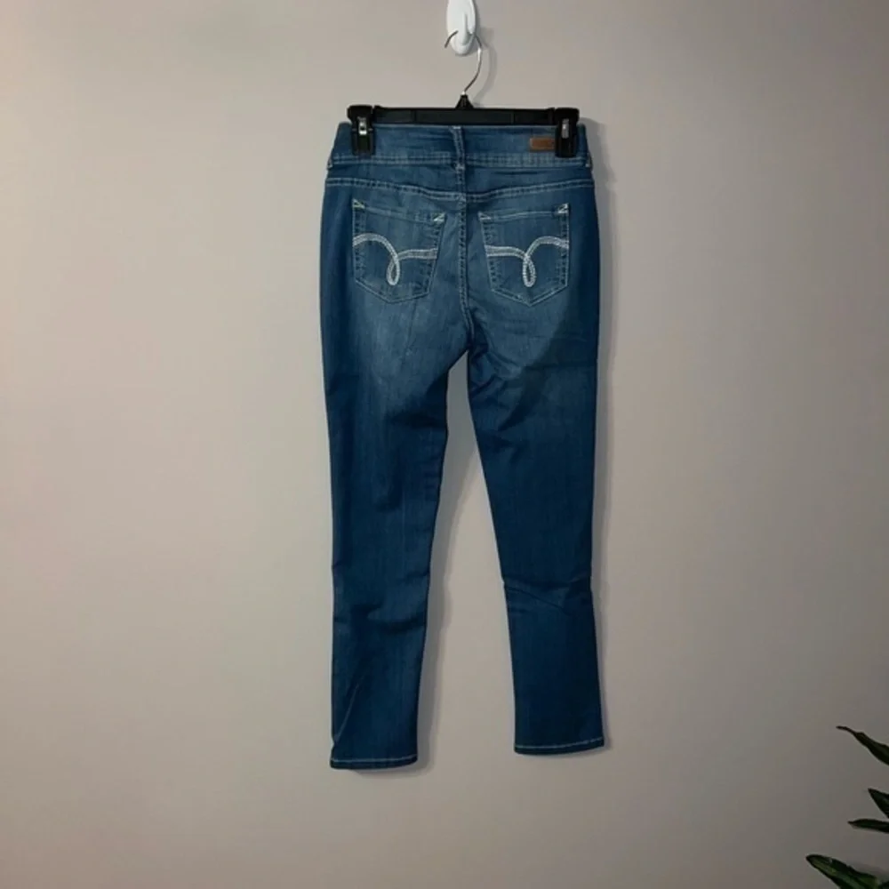 high waisted blue Wallflower Jean size 3 - Picture 2 of 7